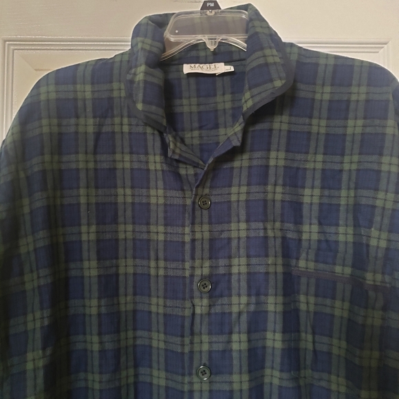 Magee's of Donegal Irish Flannel Nightshirt - Picture 2 of 8